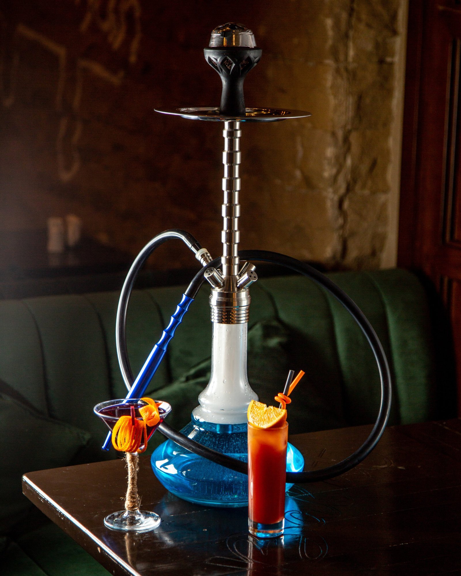meduza-hookah-with-cockatails-side-view-scaled.jpg